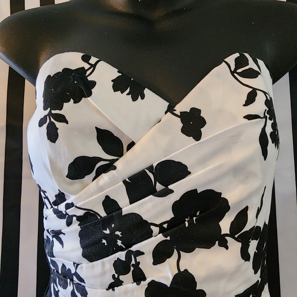 Size xs UK 6 US XS Starlets & Harlots wiggle dress bnwt - Picture 4 of 7